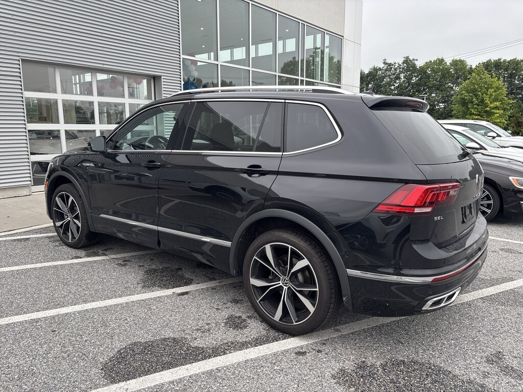 Certified 2024 Volkswagen Tiguan SEL R-Line 2.0T SEL R-Line 4MOTION