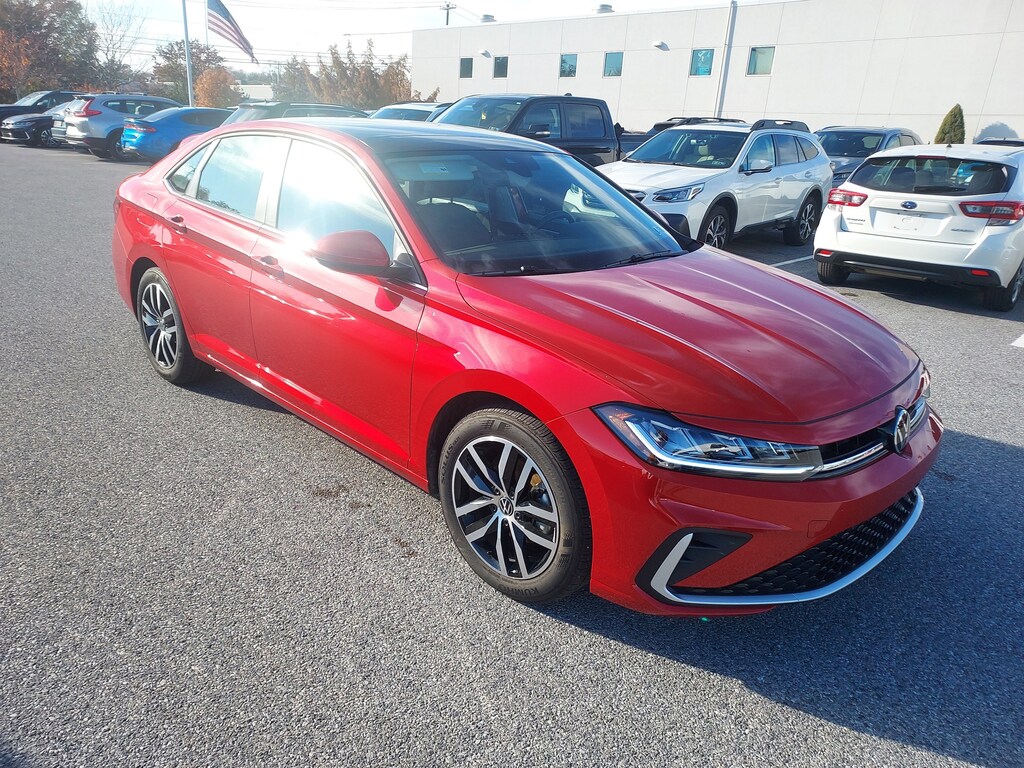 Certified 2025 Volkswagen Jetta SE SE Auto