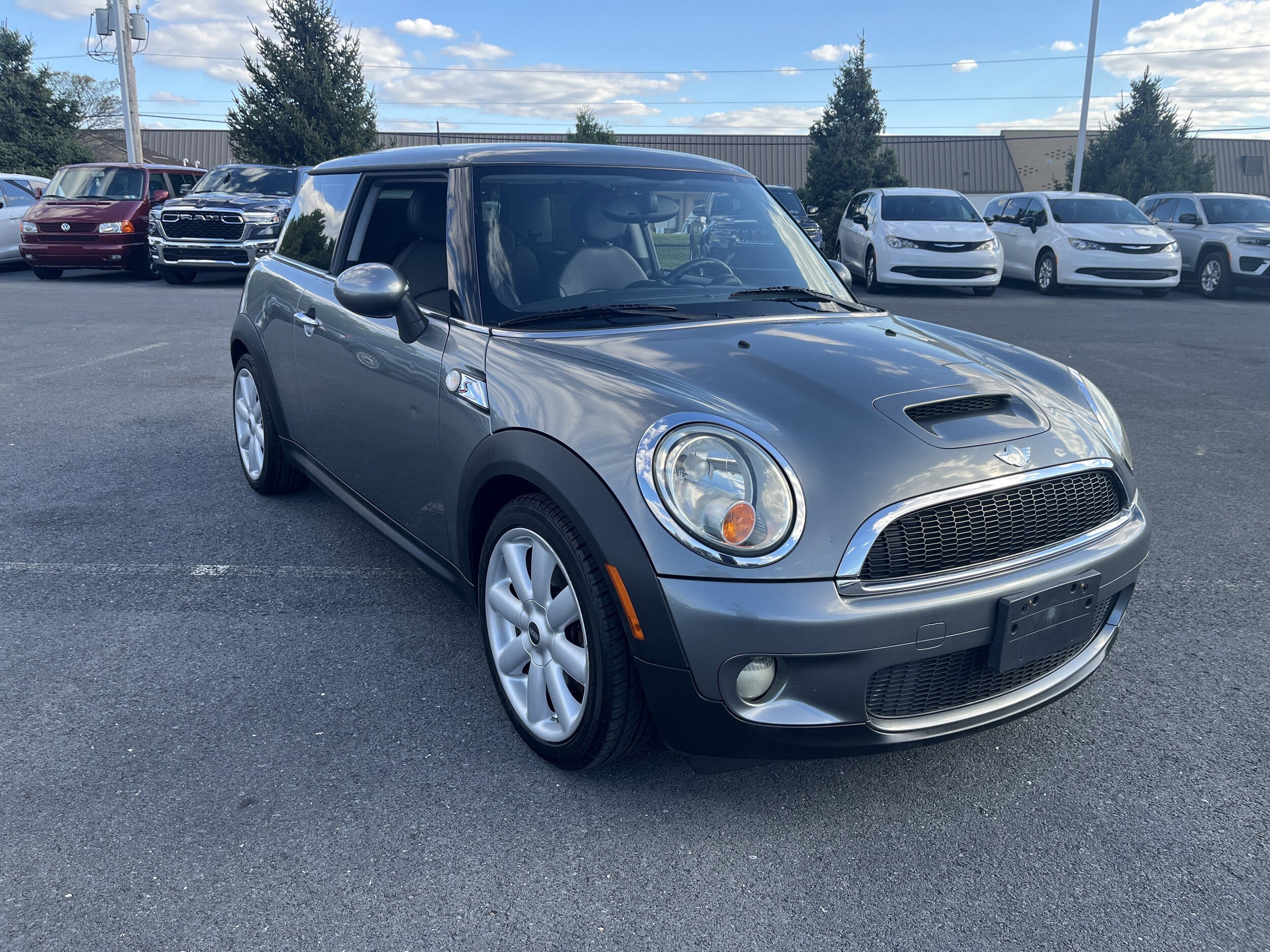 2008 Mini Cooper 2 Door Hardtop S photo 3