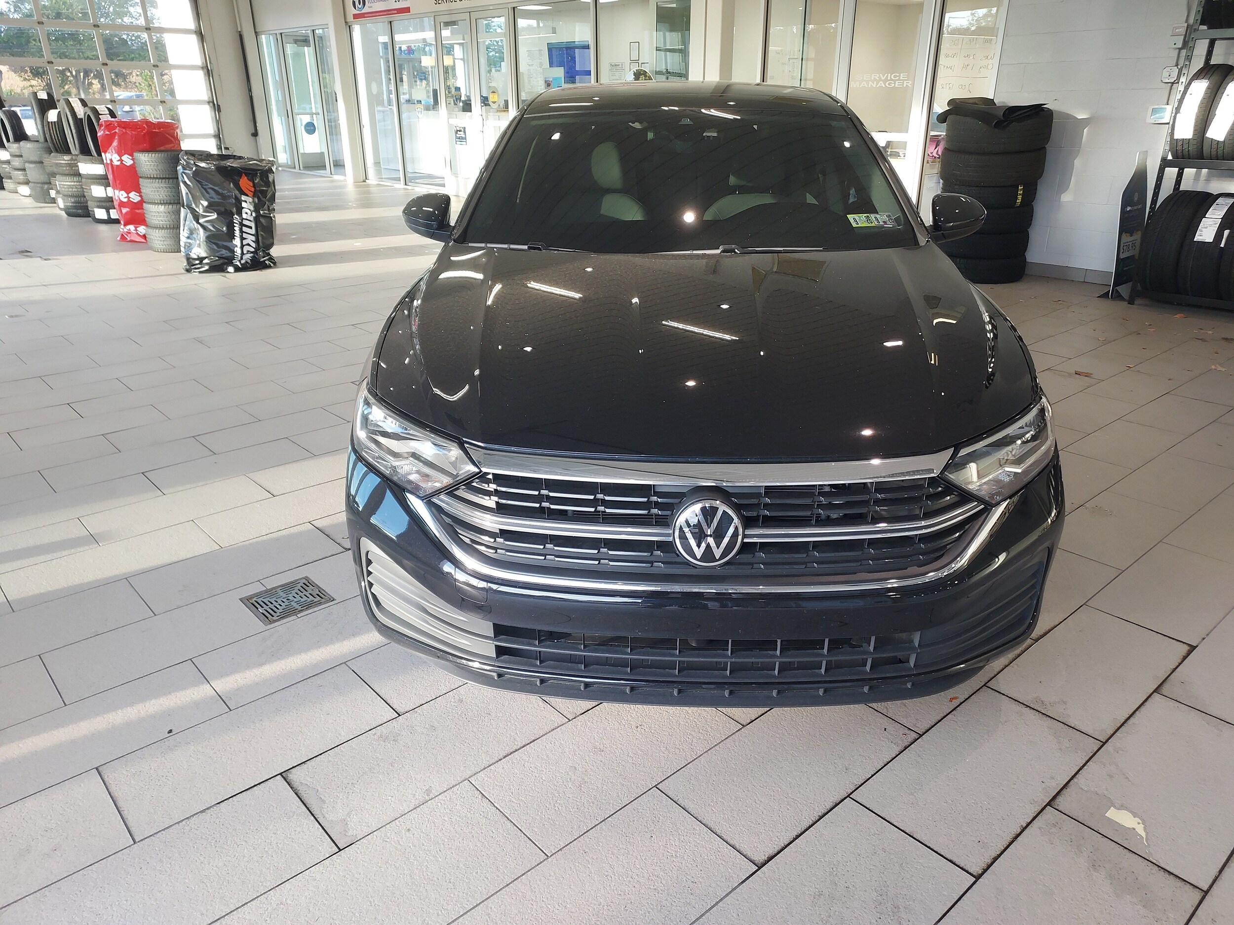 2024 Volkswagen Jetta SE photo 2