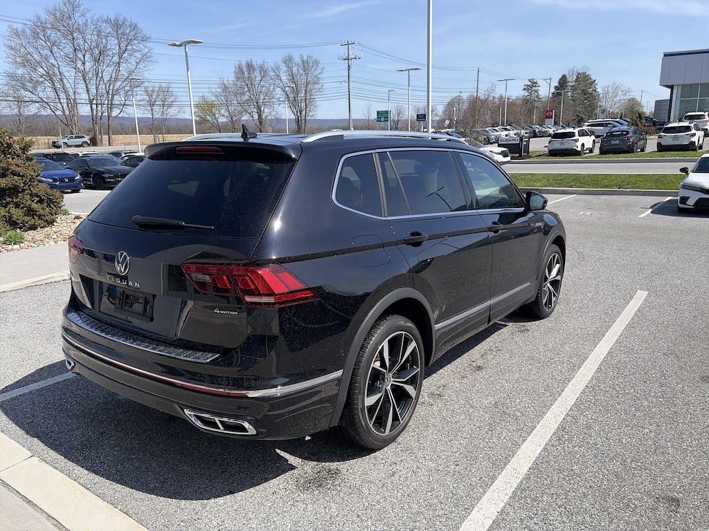 Certified 2024 Volkswagen Tiguan SEL R-Line 2.0T SEL R-Line 4MOTION