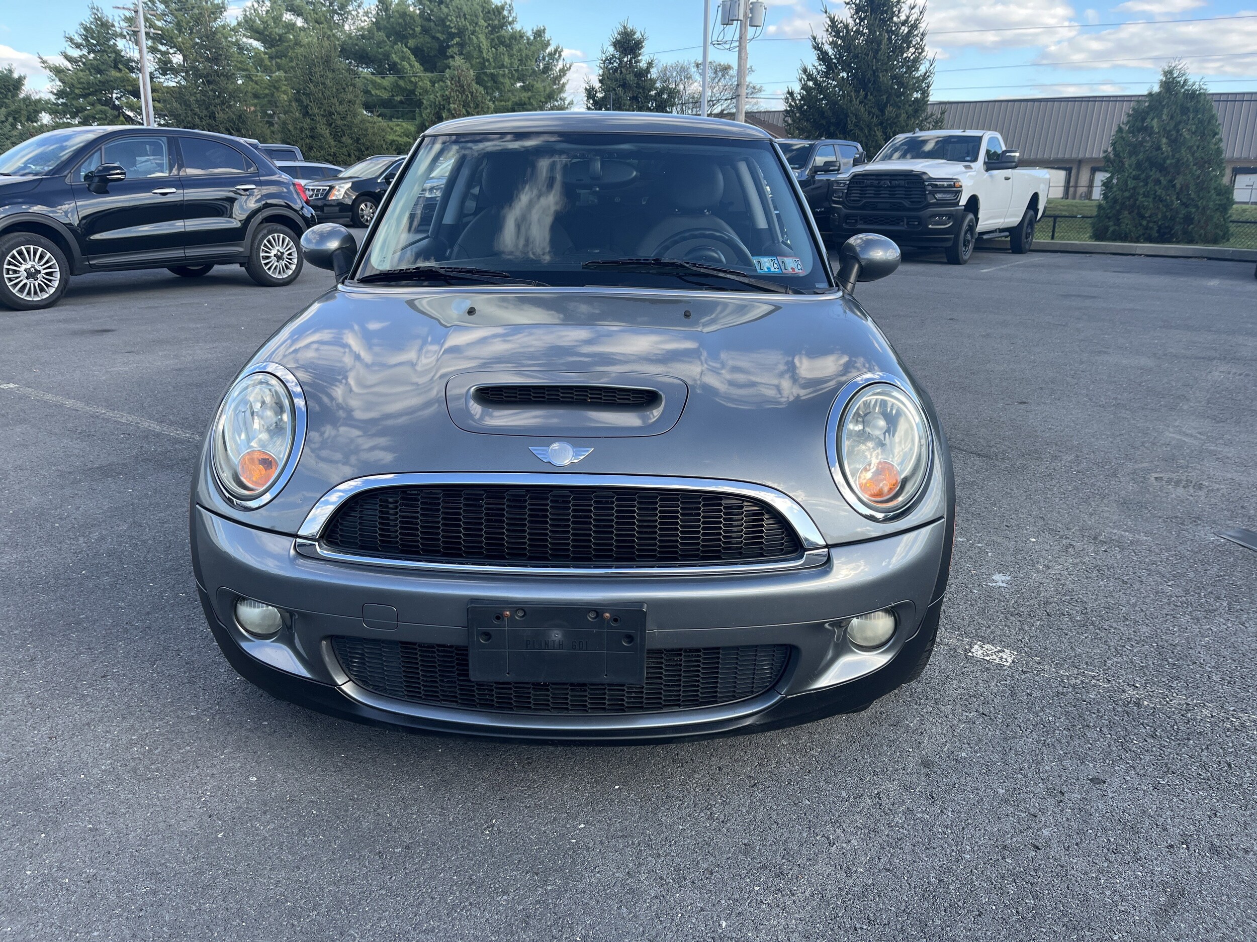 2008 Mini Cooper 2 Door Hardtop S photo 2