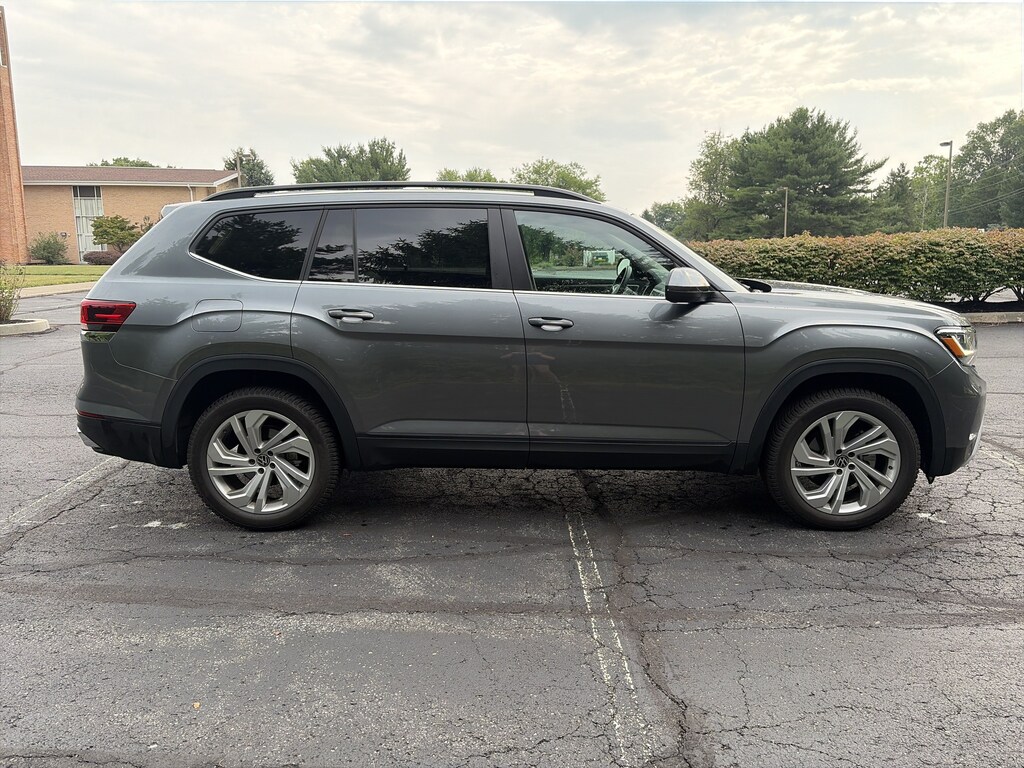 Used 2022 Volkswagen Atlas 3.6L V6 SE with Technology 3.6L V6 SE w/Technology 4MOTION
