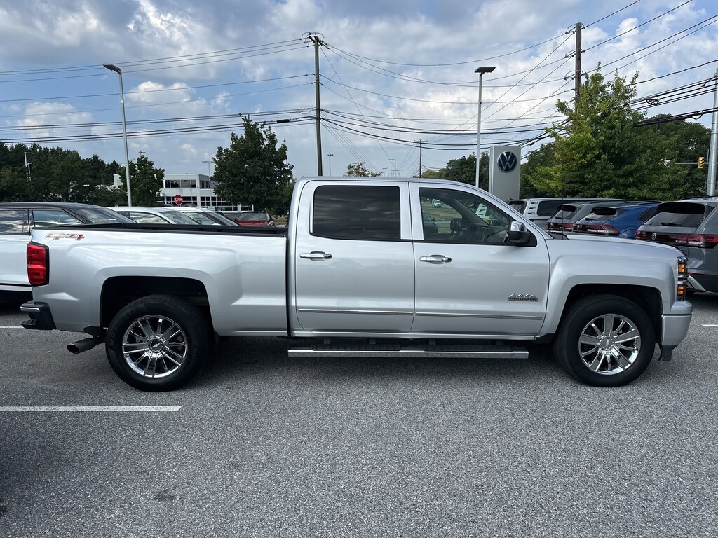 Used 2014 Chevrolet Silverado 1500 High Country 4WD Crew Cab 153.0 High Country