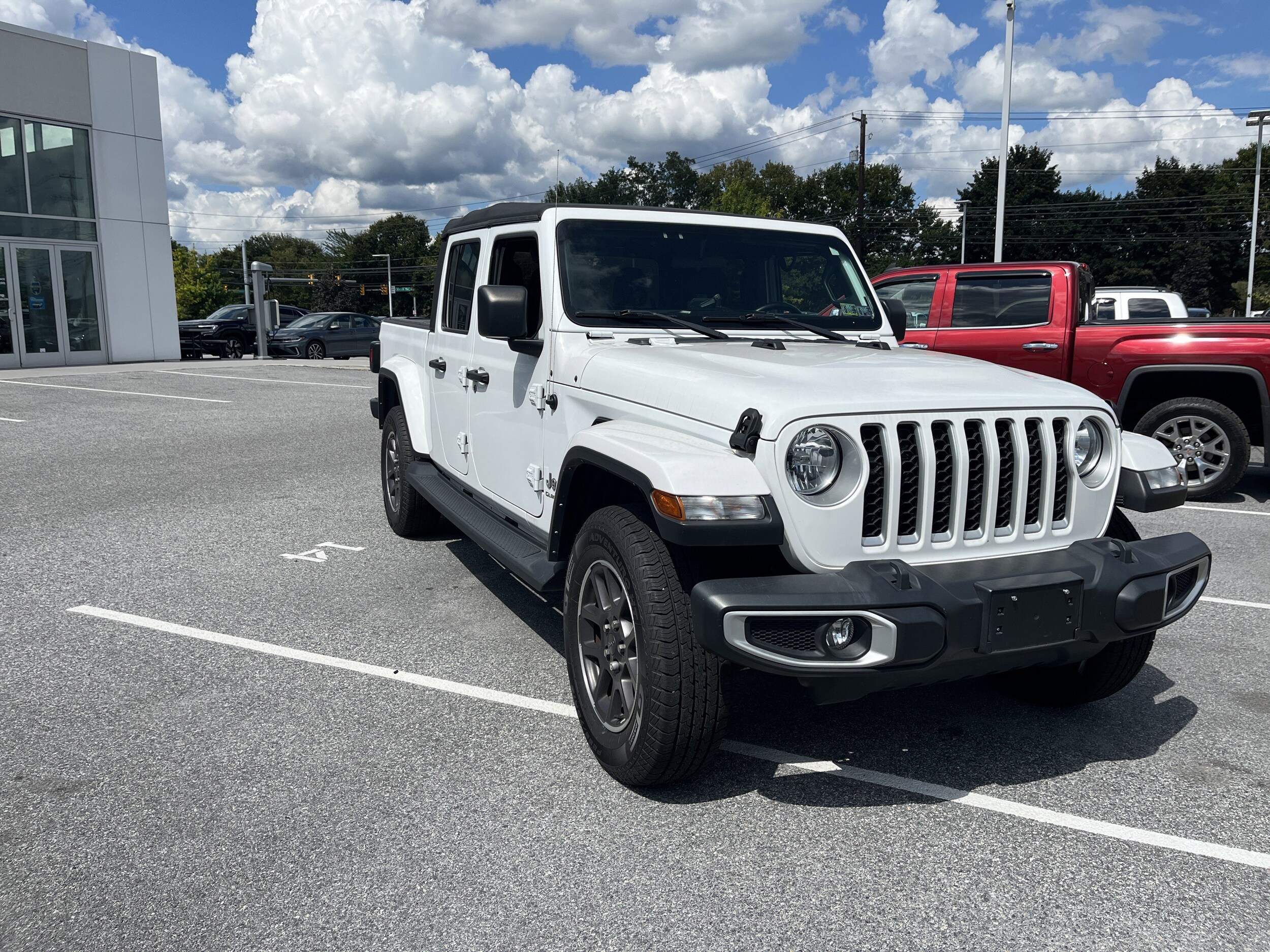 2021 Jeep Gladiator Overland photo 2