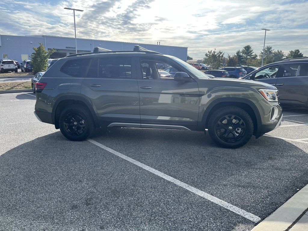Used 2024 Volkswagen Atlas 2.0T Peak Edition SE with Technology 2.0T Peak Edition SE w/Technology 4MOTION