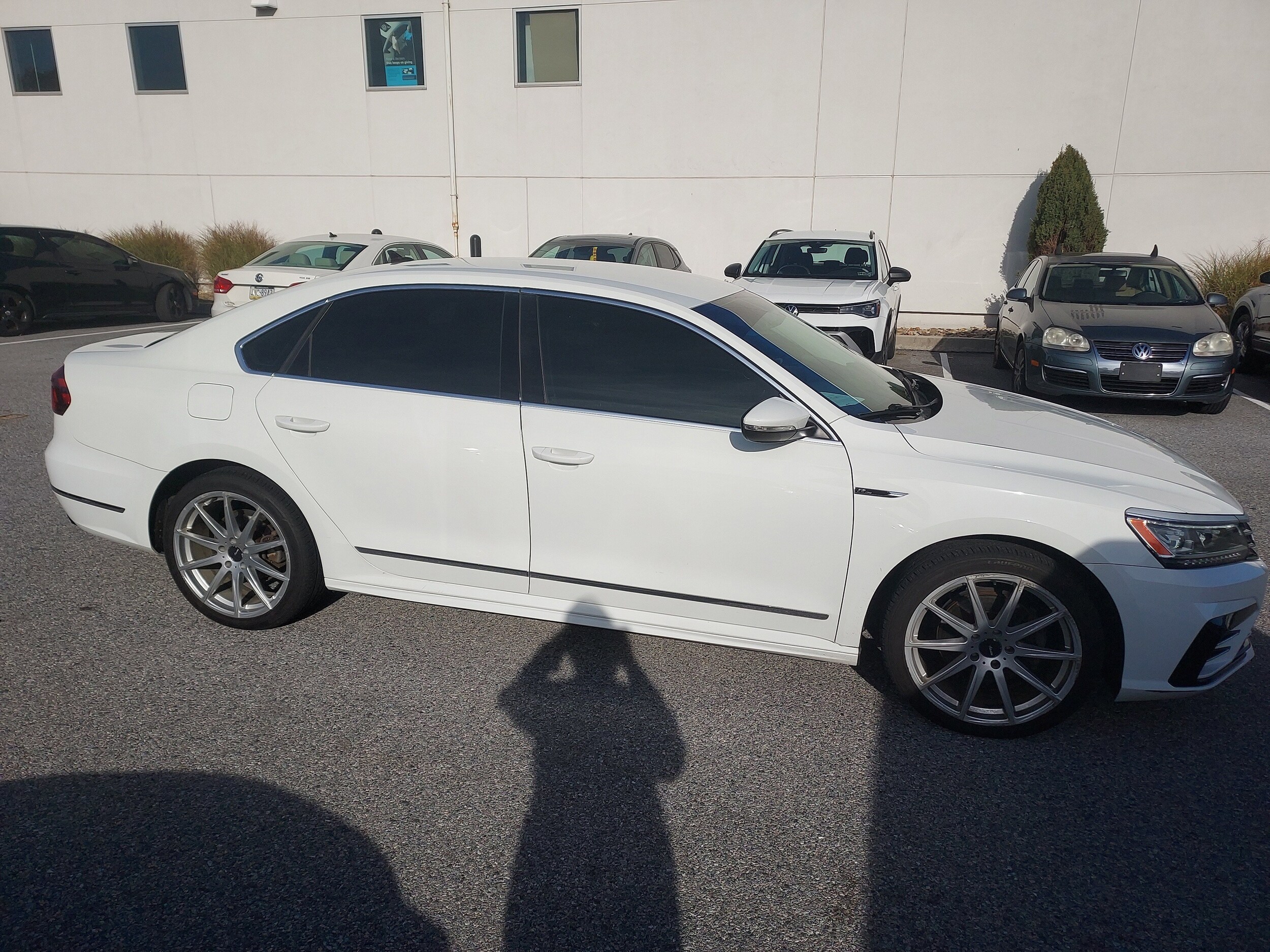 2017 Volkswagen Passat R-Line photo 4