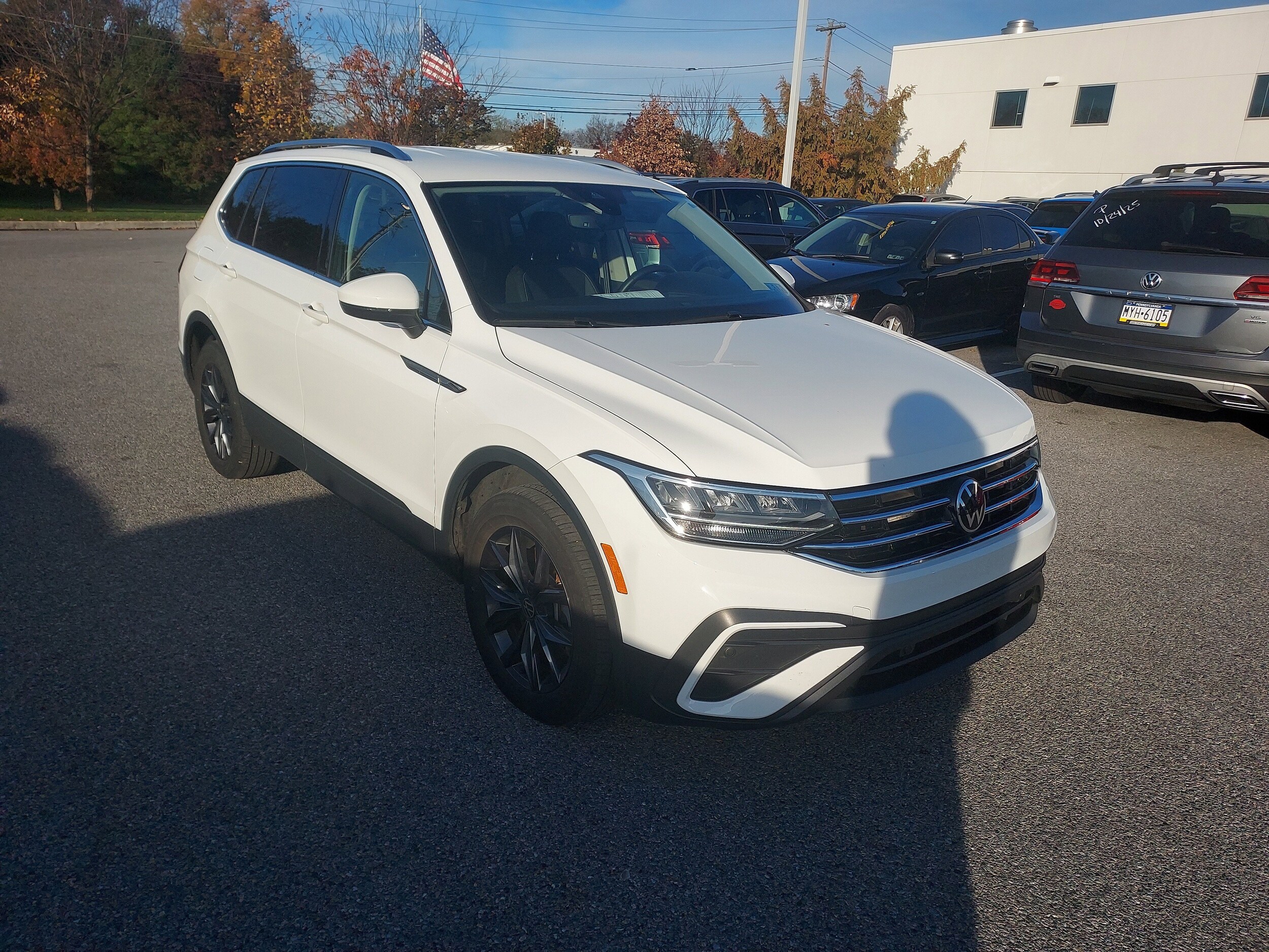 2022 Volkswagen Tiguan SE photo 2