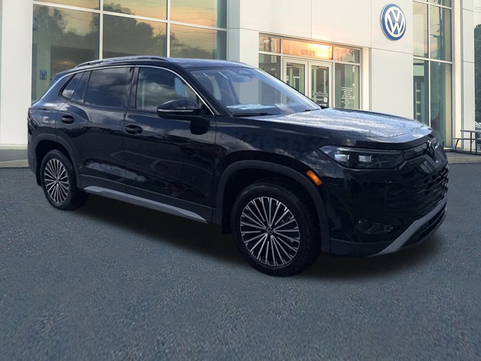 2025 Volkswagen Tiguan S photo 2