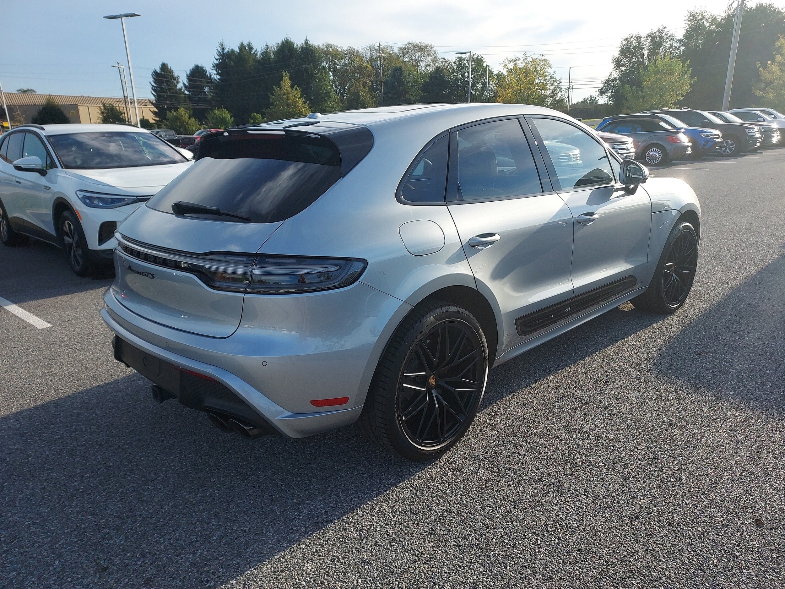 2025 Porsche Macan GTS photo 4