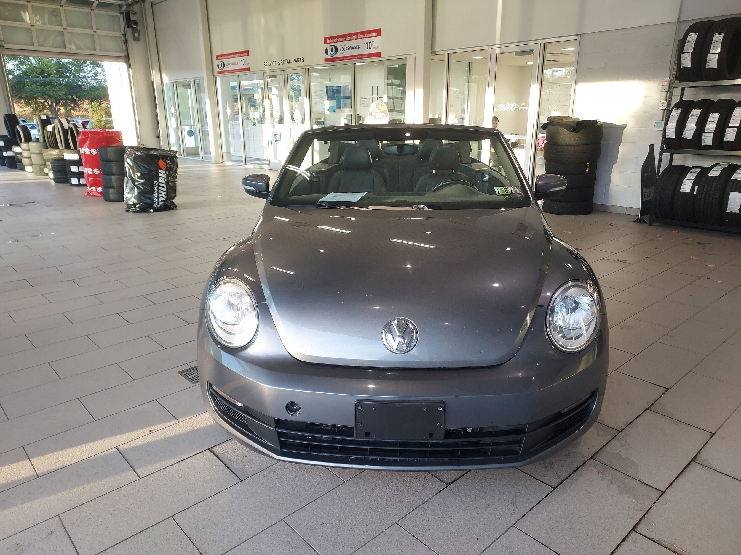 2014 Volkswagen Beetle Convertible 1.8T photo 2