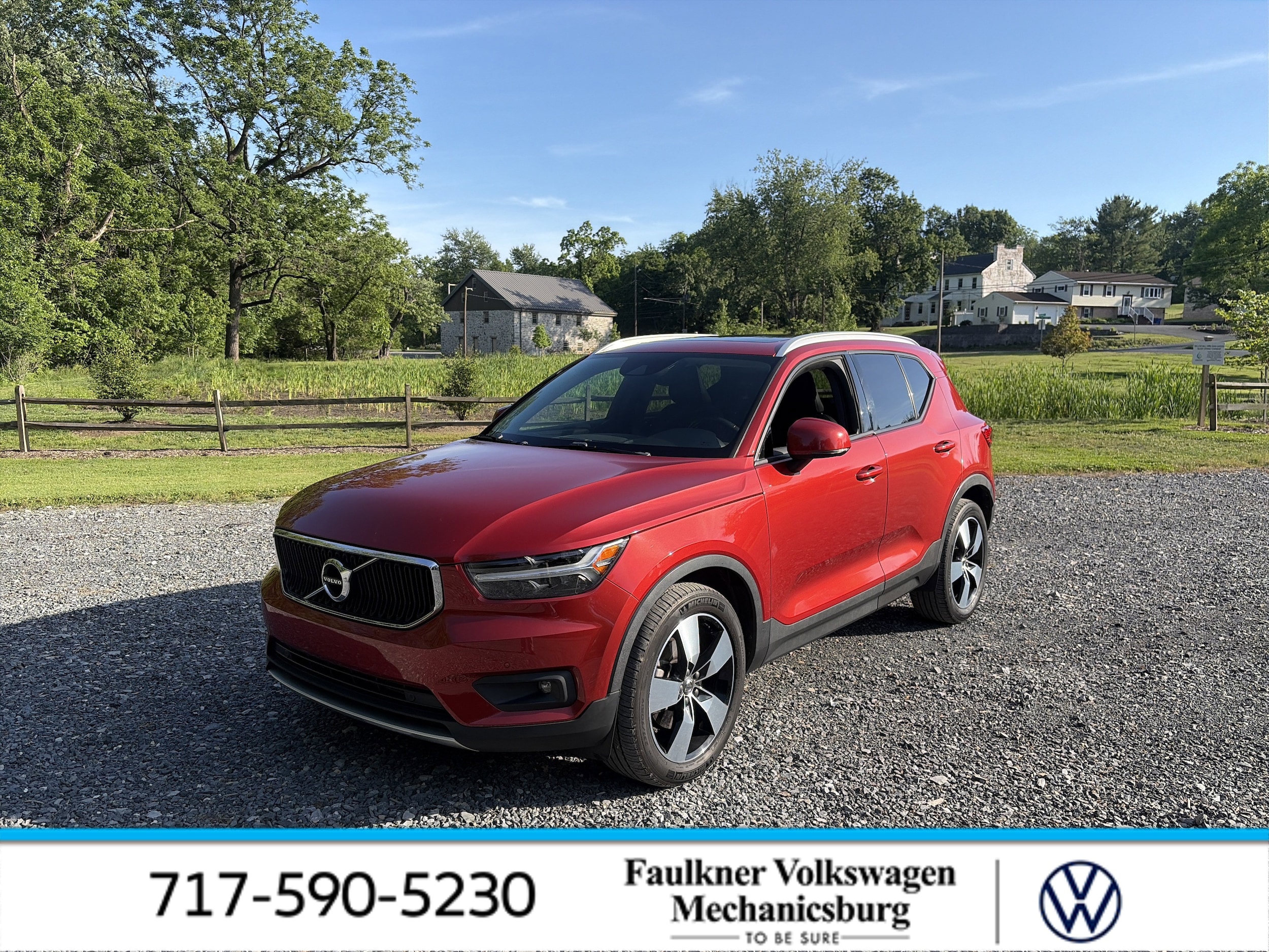 2021 Volvo XC40 T5 Momentum AWD's photo