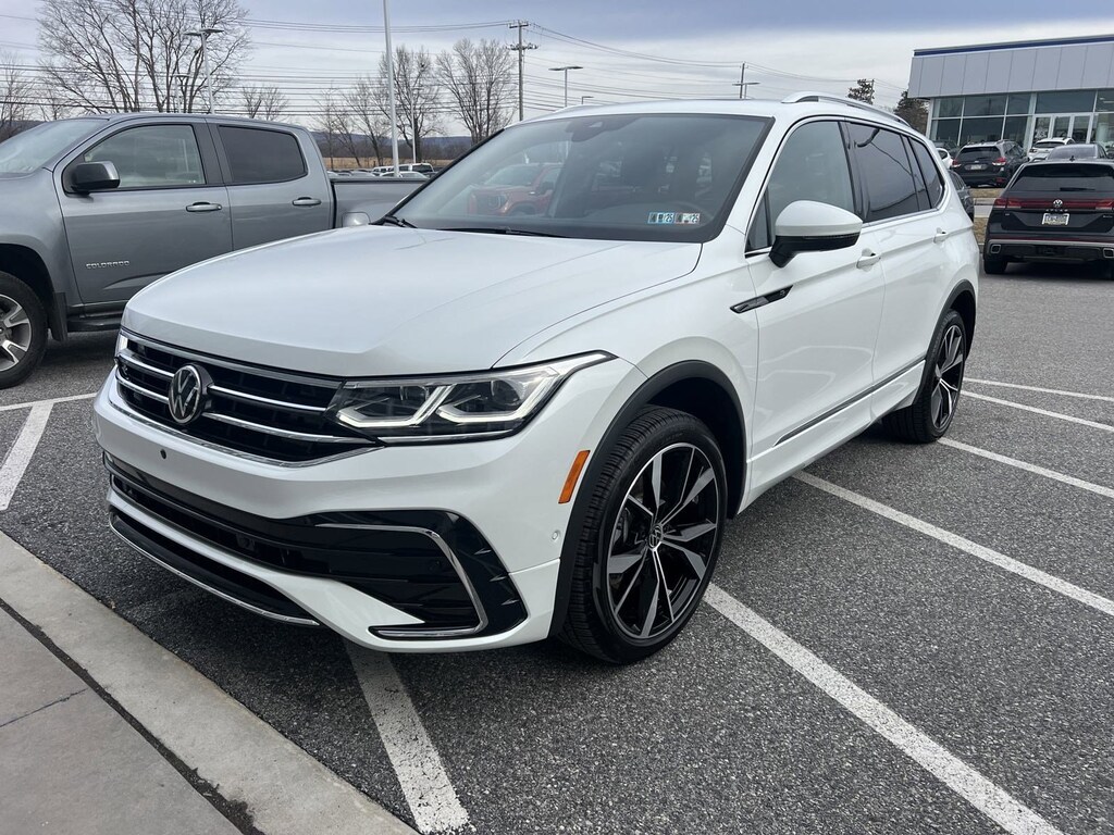 Certified 2024 Volkswagen Tiguan SEL R-Line 2.0T SEL R-Line 4MOTION