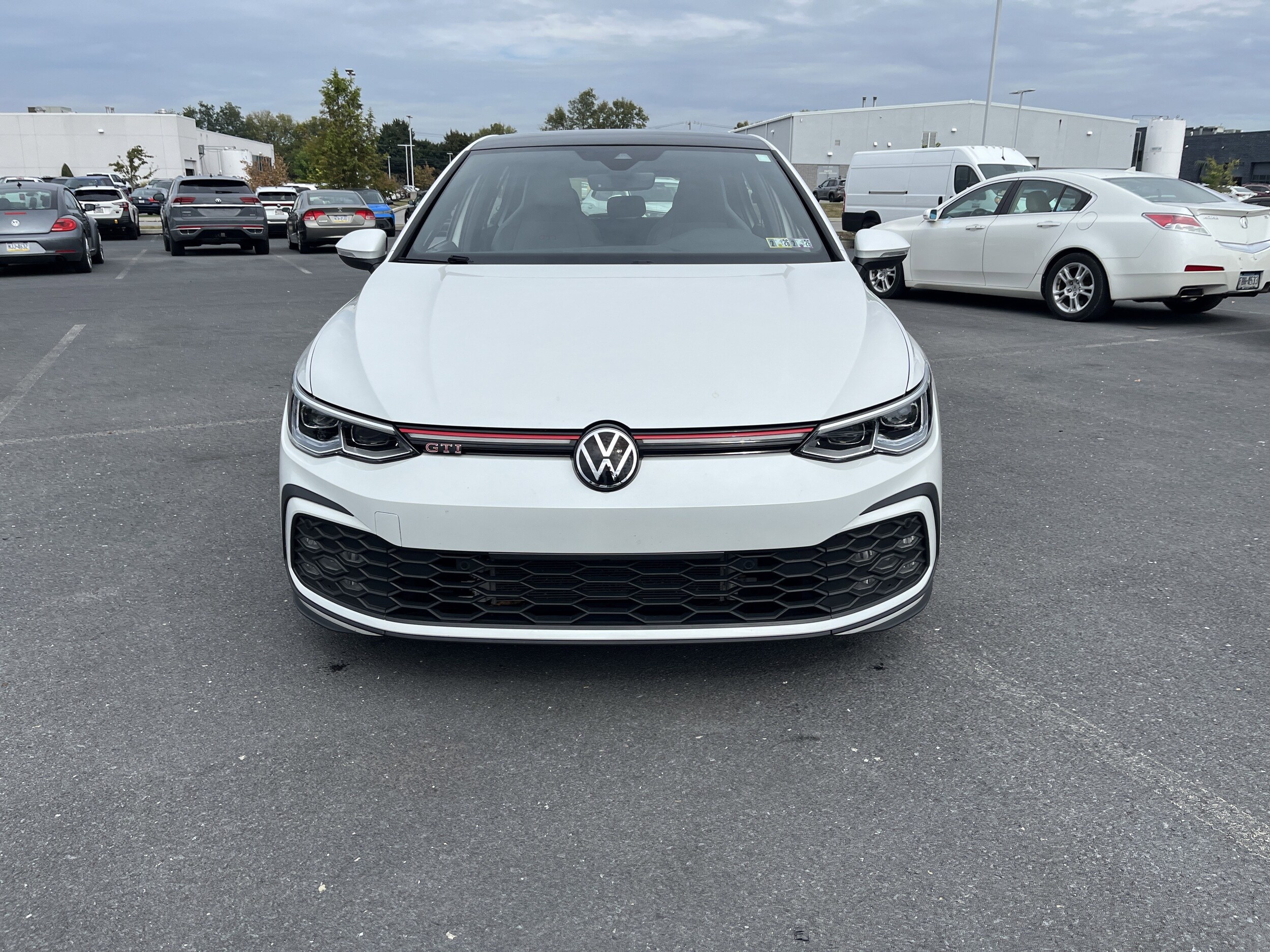 2024 Volkswagen Golf GTI SE photo 2