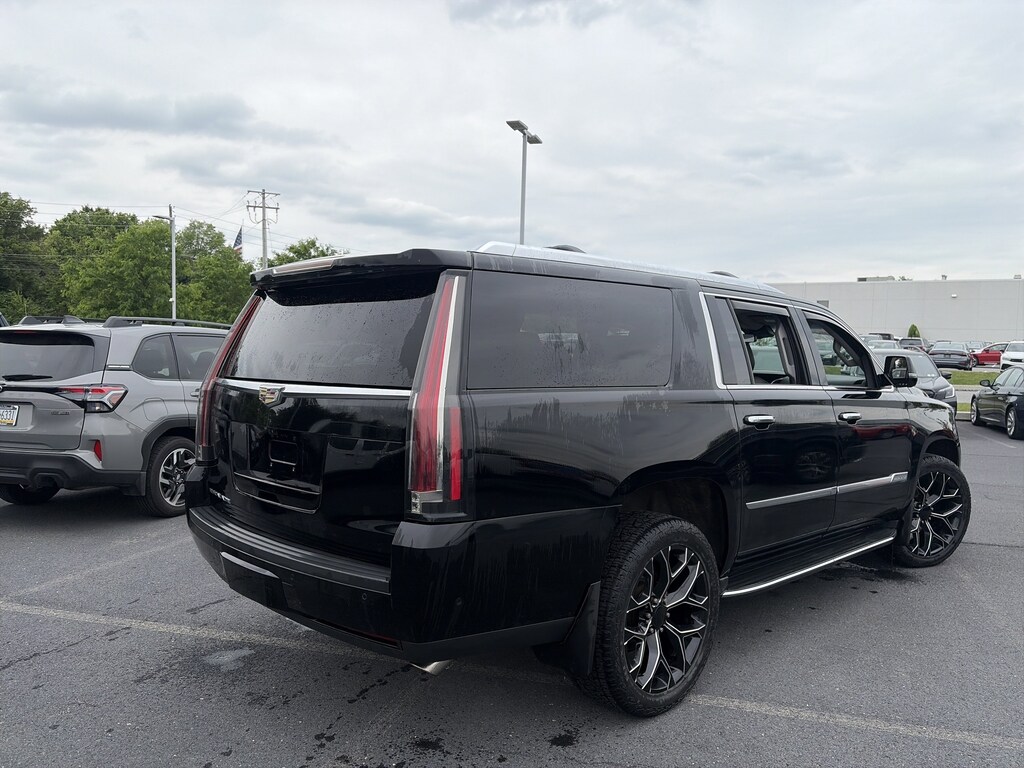 Used 2018 Cadillac Escalade ESV 4WD Luxury