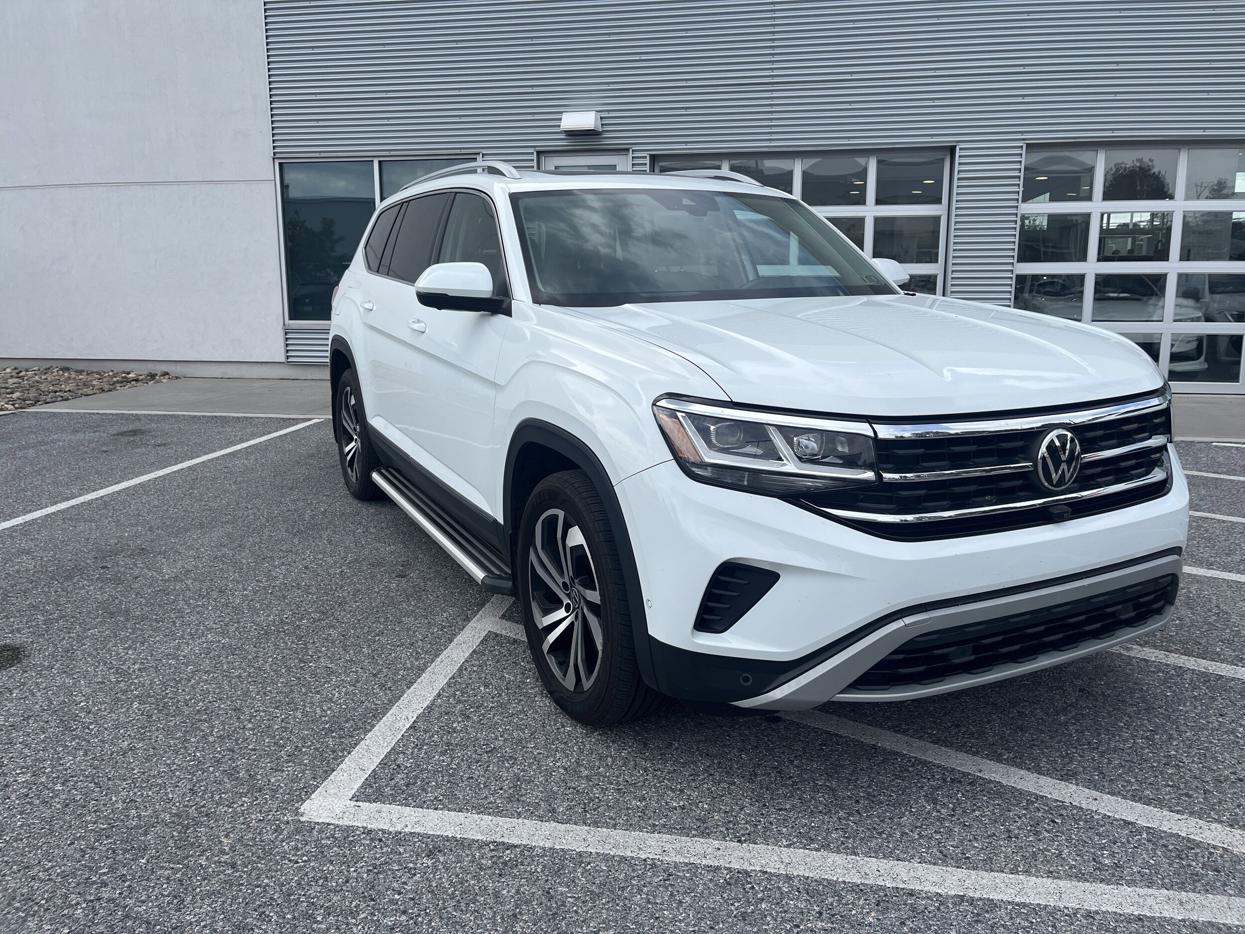 2021 Volkswagen Atlas V6 SEL Premium photo 2