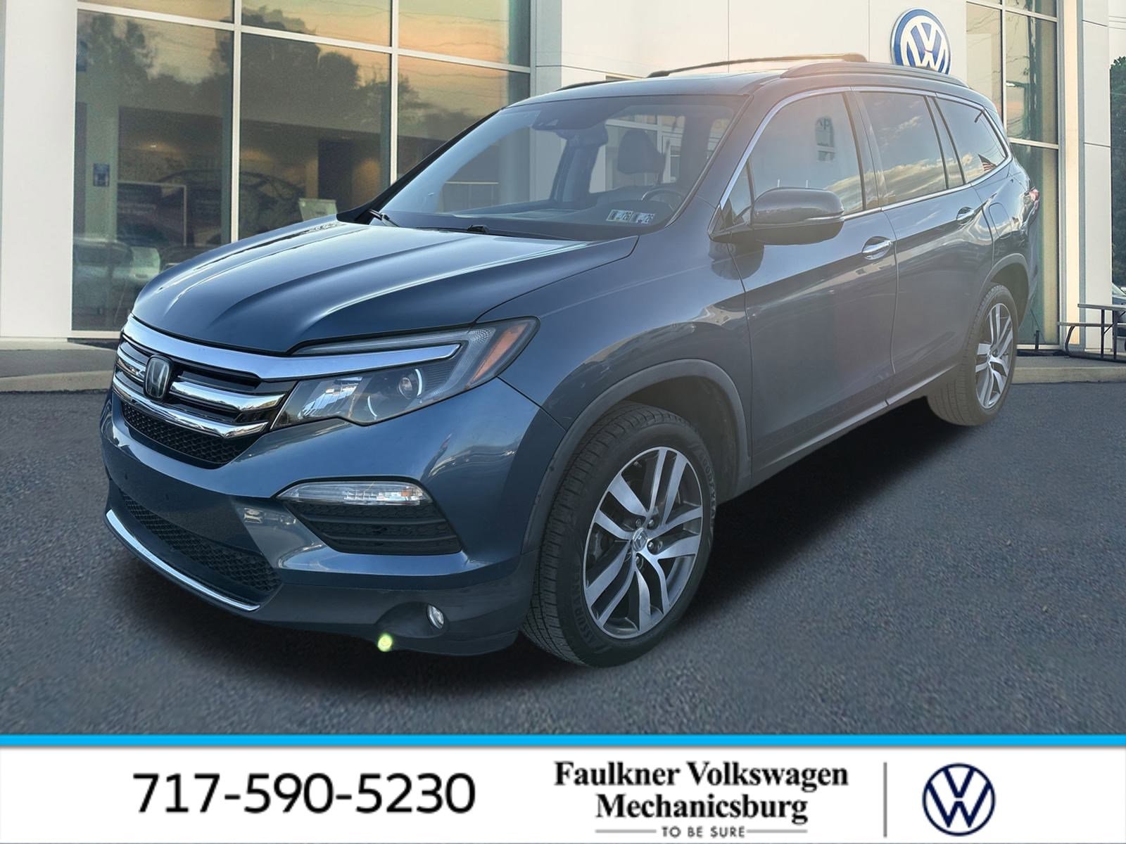 2017 Honda Pilot Elite's photo