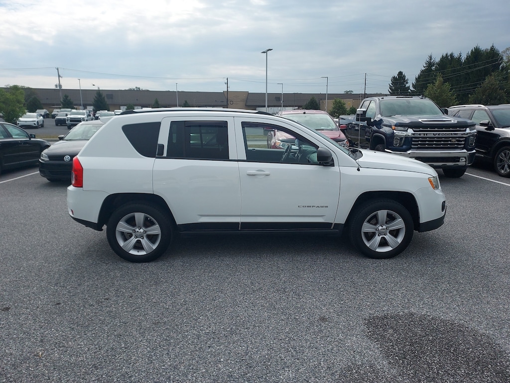 Used 2012 Jeep Compass Latitude 4WD  Latitude