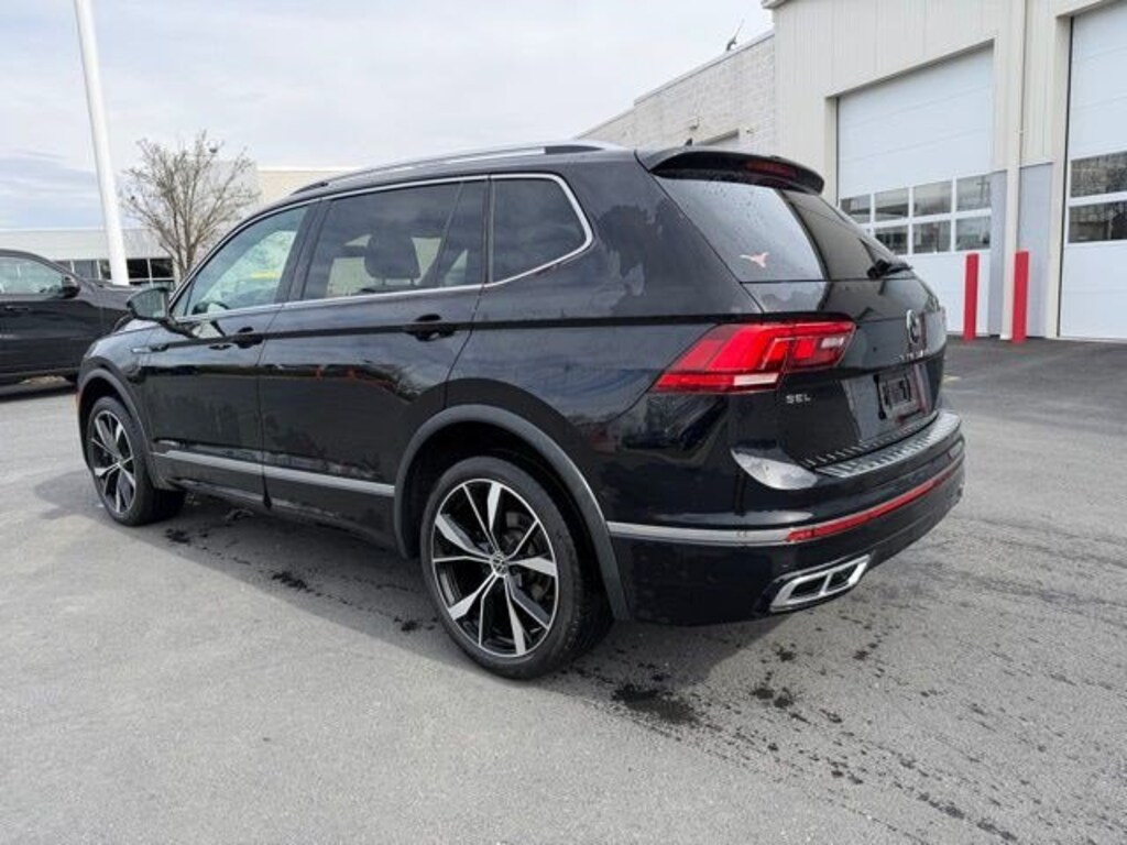 Certified 2024 Volkswagen Tiguan SEL R-Line 2.0T SEL R-Line 4MOTION