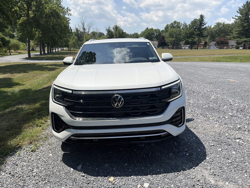 Certified 2024 Volkswagen Atlas Cross Sport 2.0T SEL R-Line 2.0T SEL R-Line 4MOTION