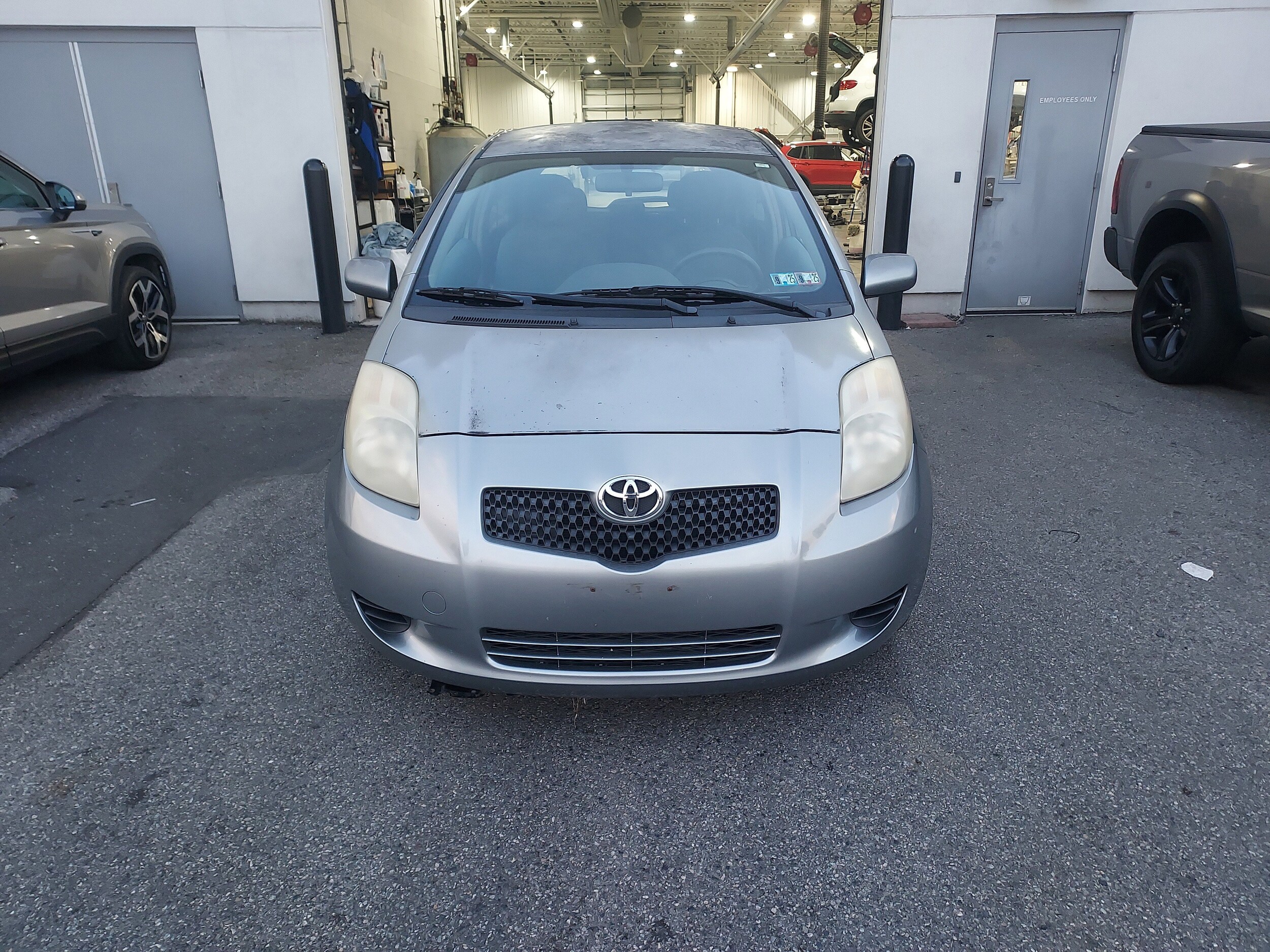 2007 Toyota Yaris Base photo 2