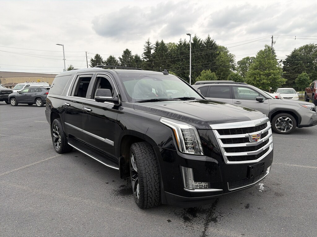 Used 2018 Cadillac Escalade ESV 4WD Luxury