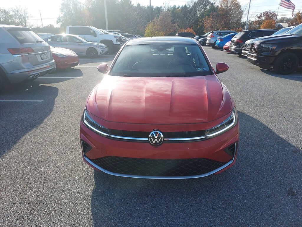 Certified 2025 Volkswagen Jetta SE SE Auto