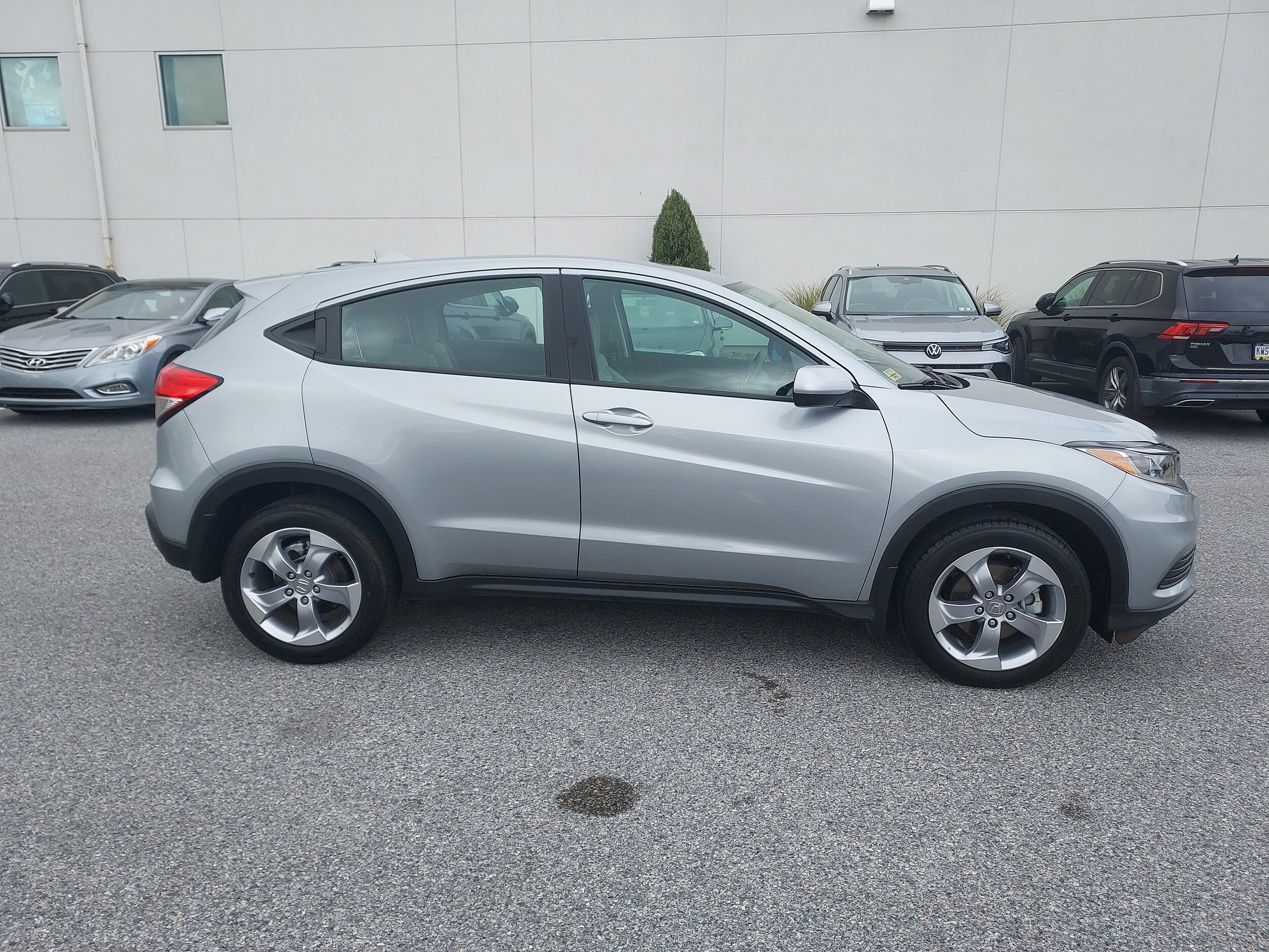 2019 Honda HR-V LX photo 3