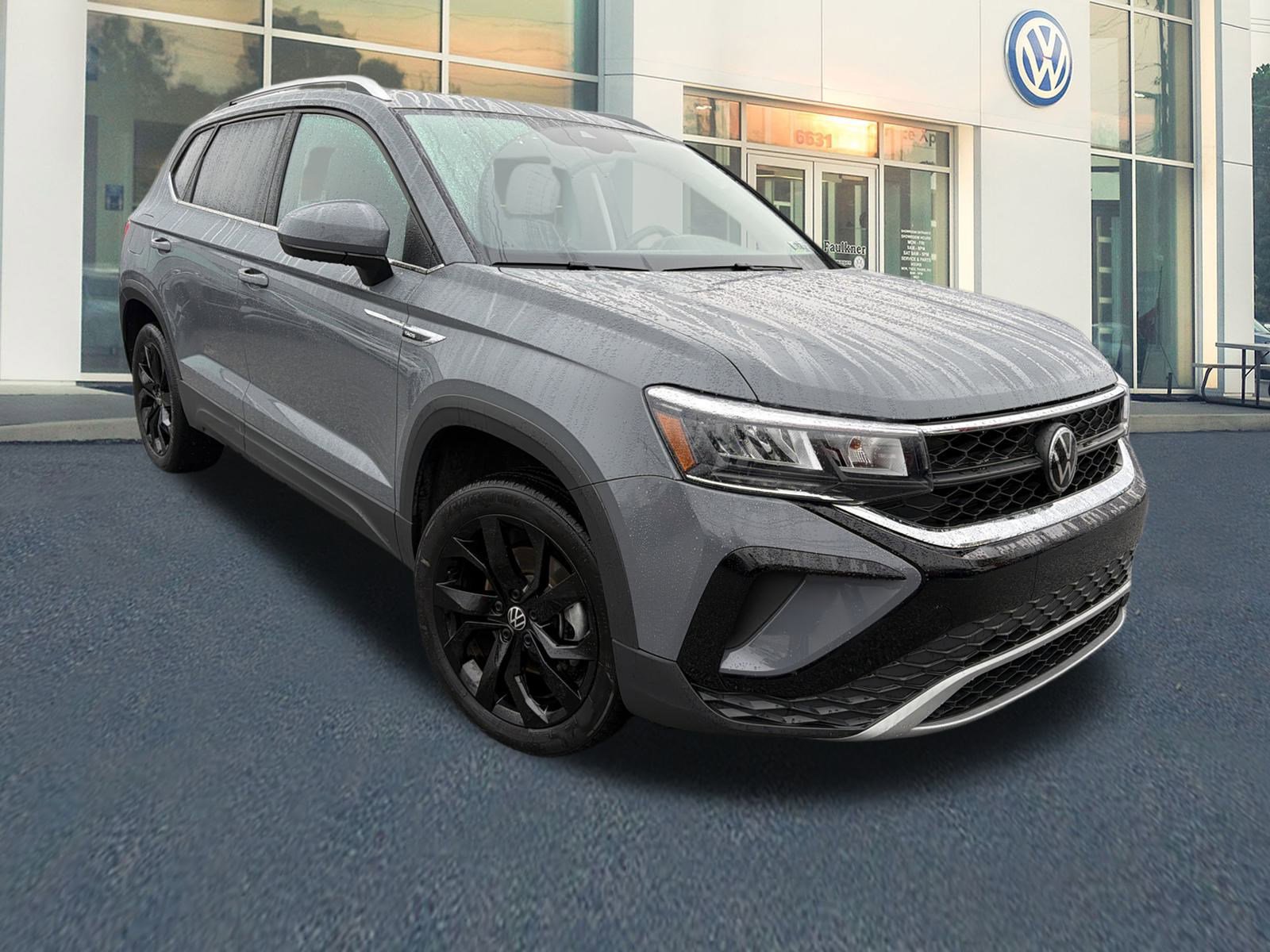 2024 Volkswagen Taos SE photo 2