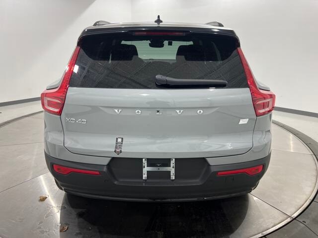 2024 Volvo XC40 Recharge Twin Core photo 4