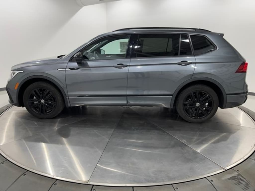Used 2022 Volkswagen Tiguan 2.0T SE R-Line Black SUV