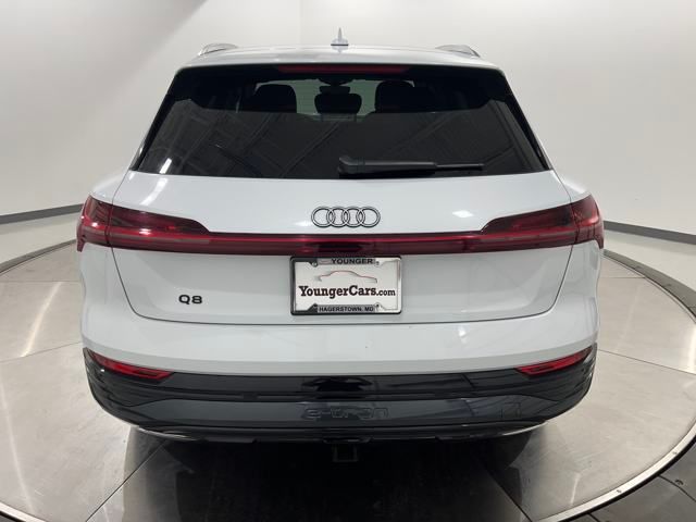2024 Audi Q8 E-tron Premium Plus photo 4