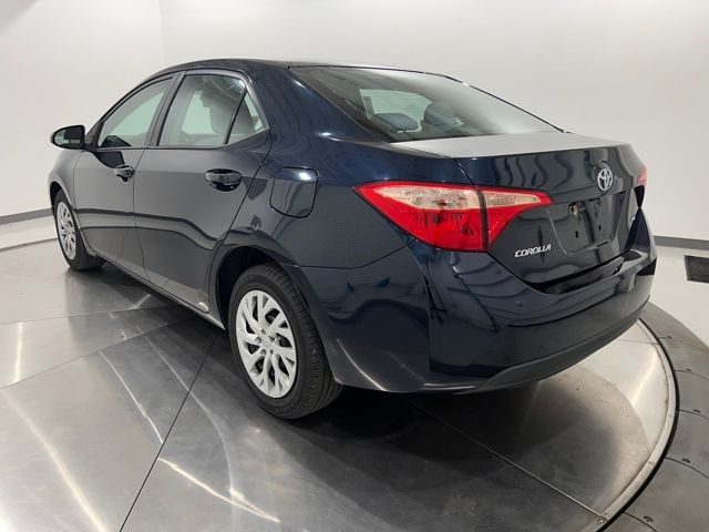 2017 Toyota Corolla LE photo 3