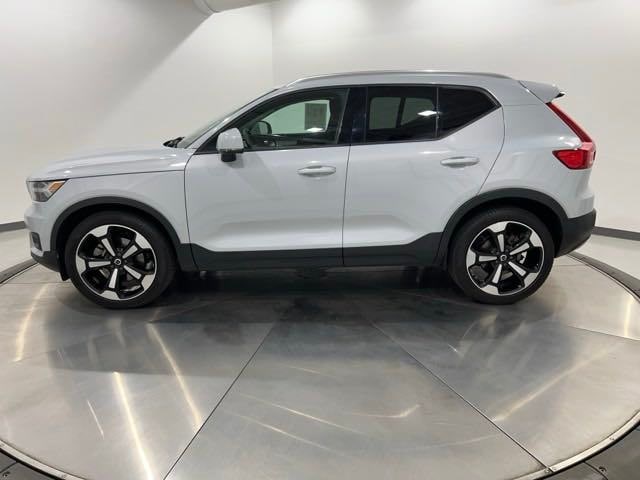 Used 2020 Volvo XC40 Momentum with VIN YV4162UKXL2303206 for sale in Hagerstown, MD