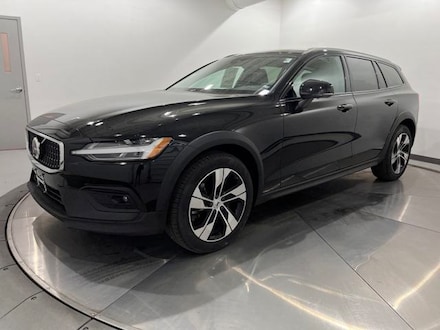 2024 Volvo V60 Cross Country B5 Plus Wagon
