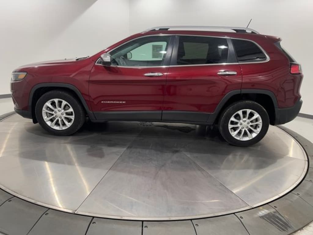 Used 2019 Jeep Cherokee Latitude FWD SUV