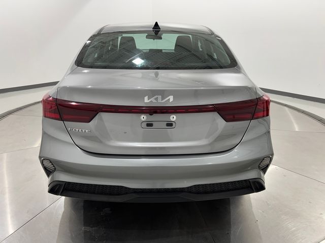2023 Kia Forte LXS photo 4