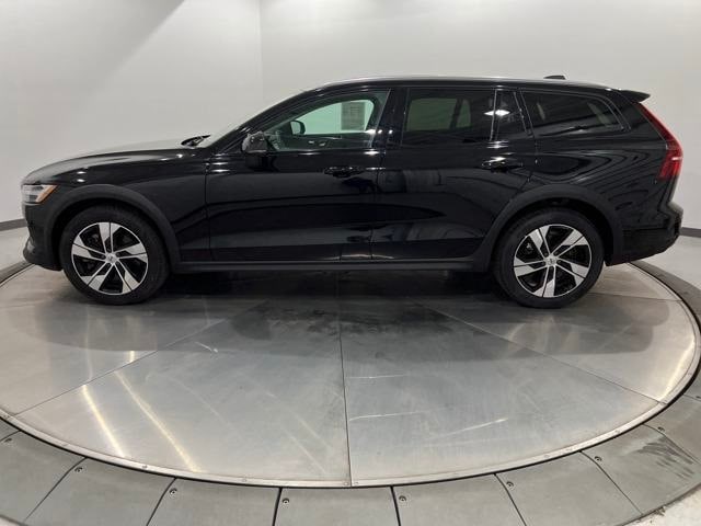 Certified 2024 Volvo V60 Cross Country Plus with VIN YV4L12WY0R2135724 for sale in Hagerstown, MD