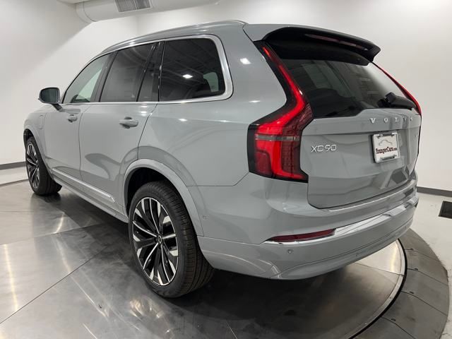 2025 Volvo XC90 T8 Plus photo 3