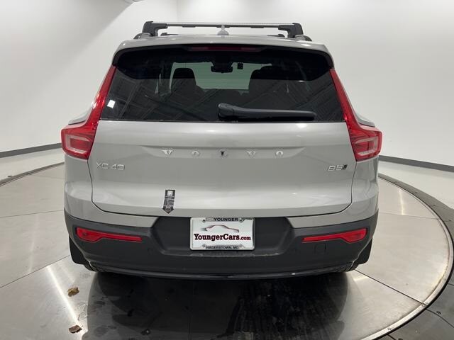 2025 Volvo XC40 Plus photo 4