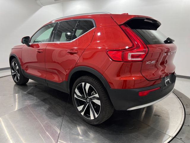 2025 Volvo XC40 Plus photo 3