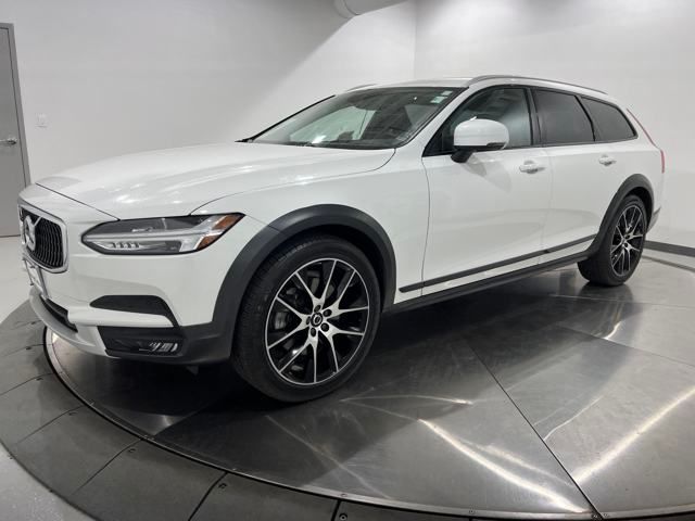 2020 Volvo V90 Cross Country T6