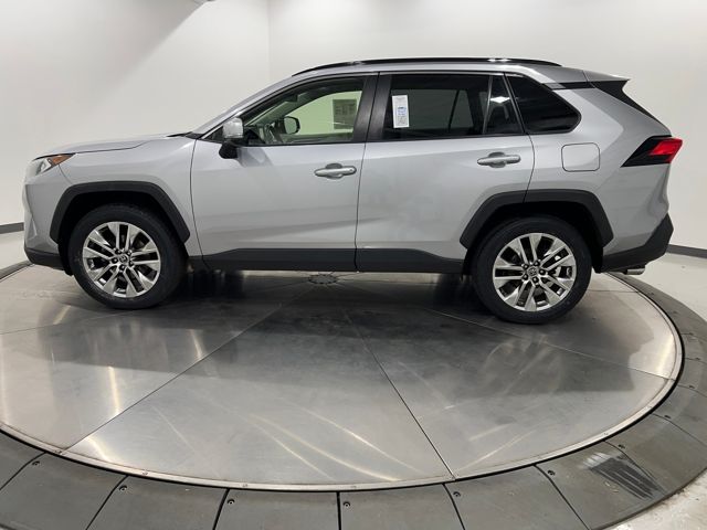 2019 Toyota RAV4 XLE Premium photo 2