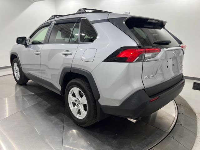 2019 Toyota RAV4 XLE photo 3