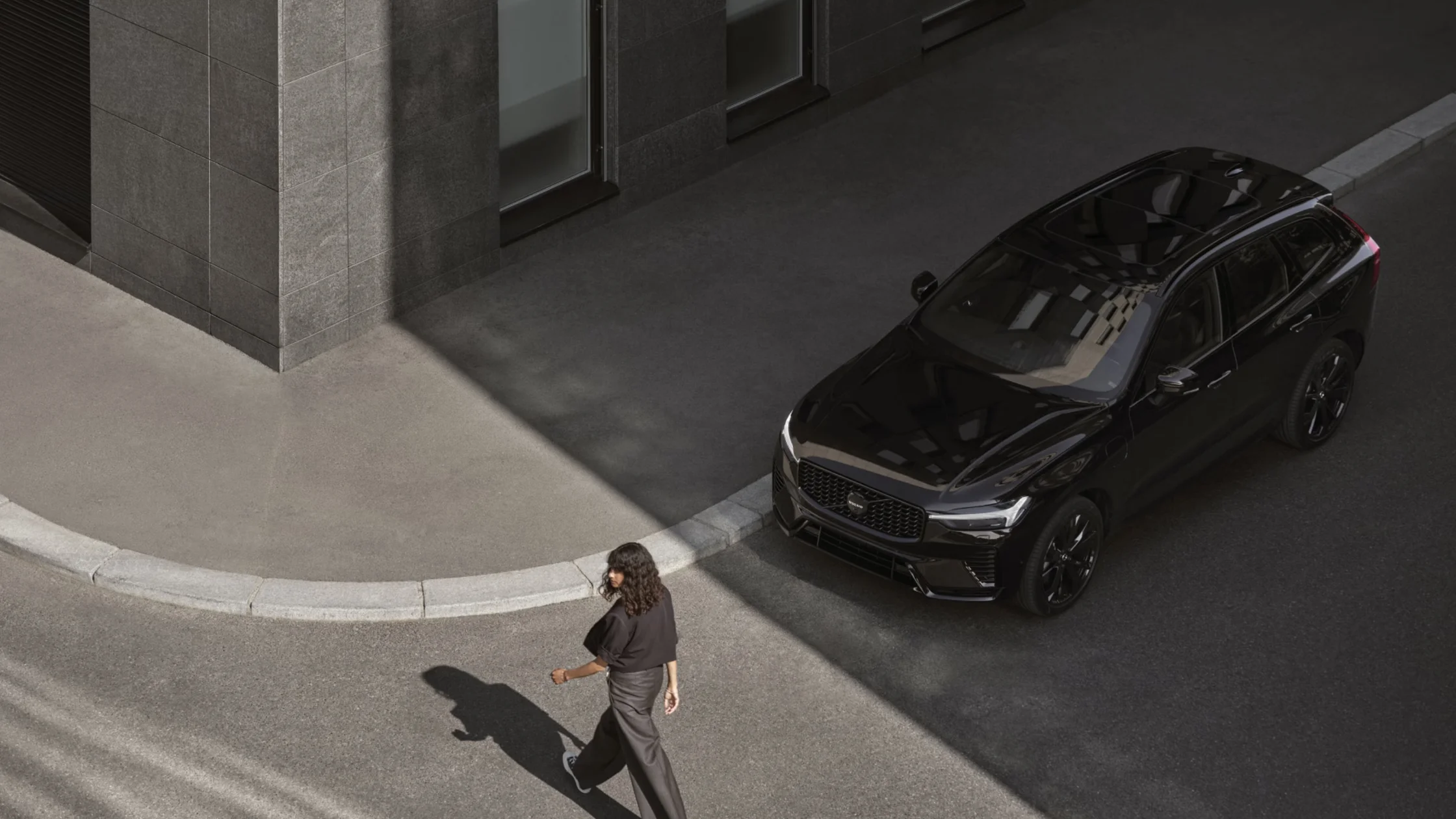 2025%20Volvo%20XC60%20Plug-In%20Hybrid.webp