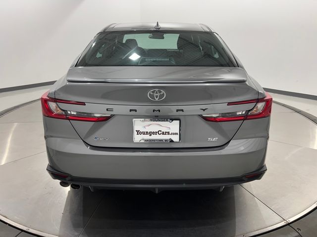 2025 Toyota Camry SE photo 4
