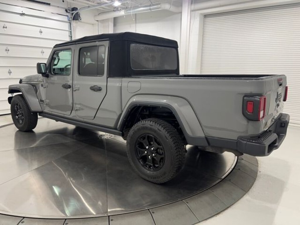 Used 2021 Jeep Gladiator Sport Truck Crew Cab