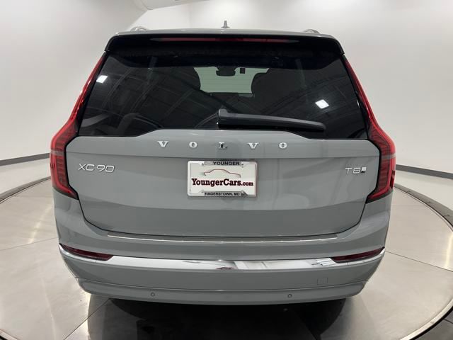 2025 Volvo XC90 T8 Plus photo 4