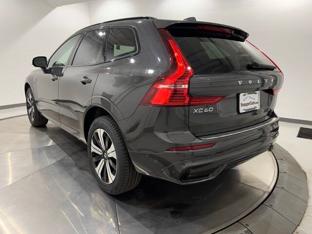 2025 Volvo XC60 Hybrid T8 Plus photo 3