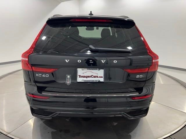 2025 Volvo XC60 B5 Plus photo 4